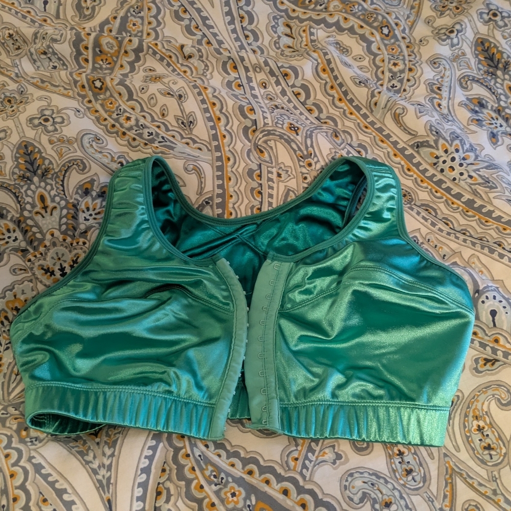 Shiny Green Sports Bra